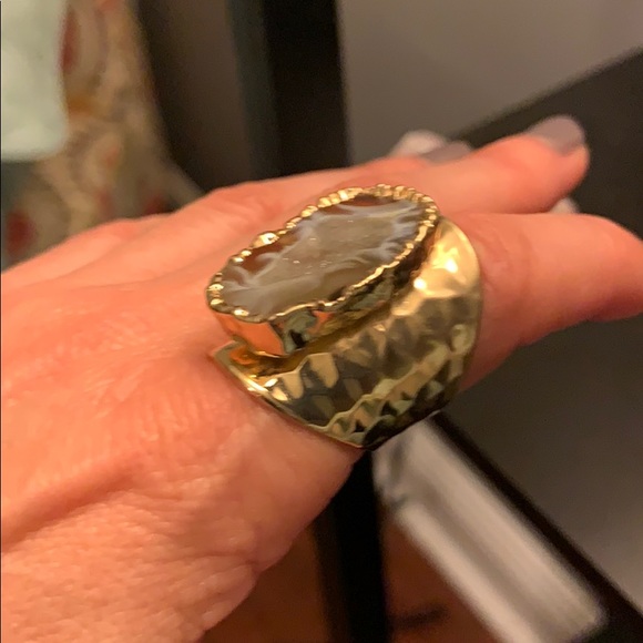 Jewelry - Gold ring with stone